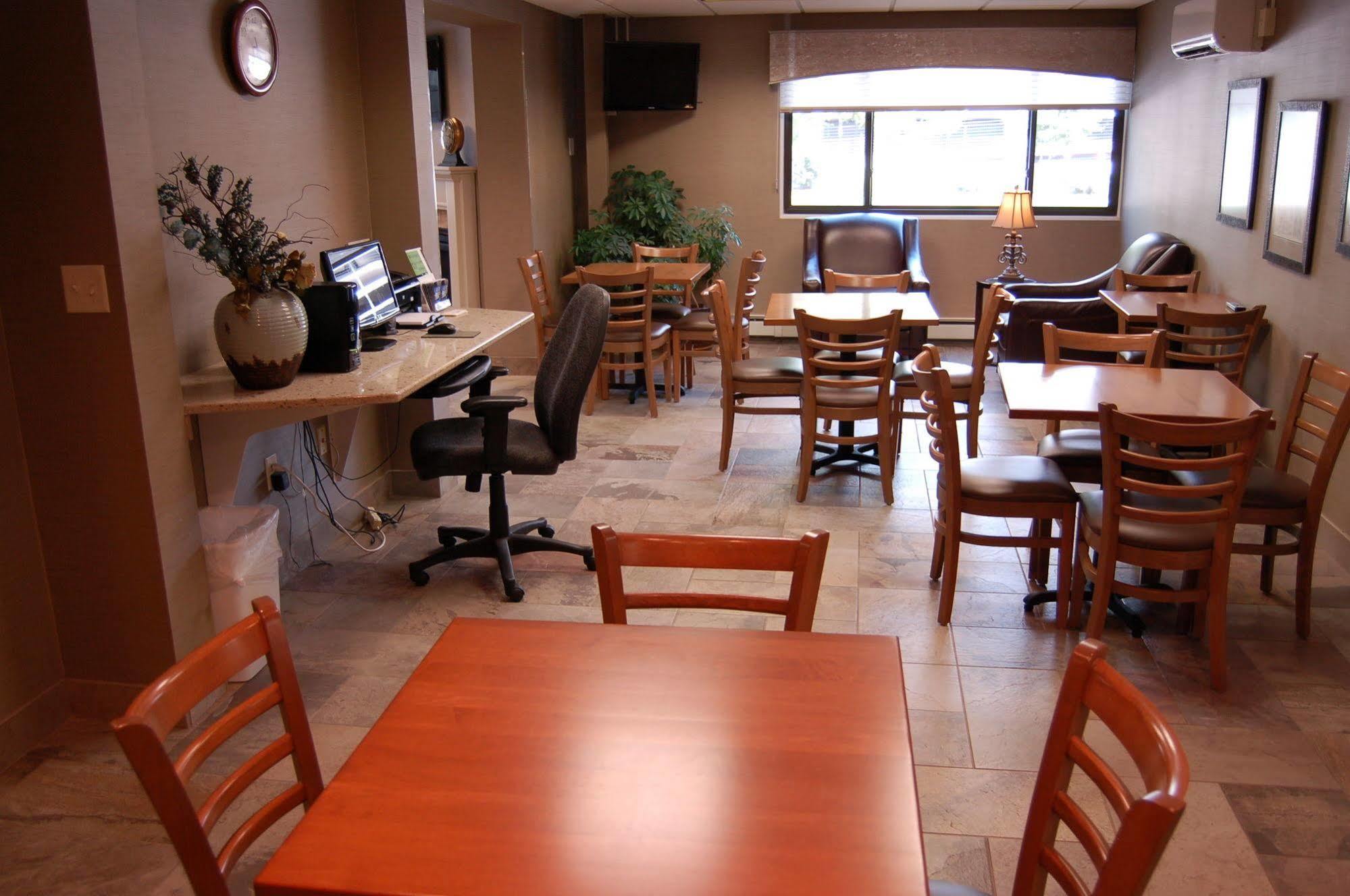 רוצ'סטר Brentwood Inn And Suites מראה חיצוני תמונה